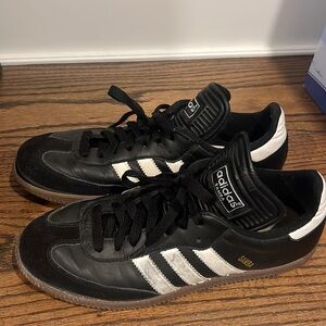 Old Adidas Samba Shoe Size 8, Needs Repair
